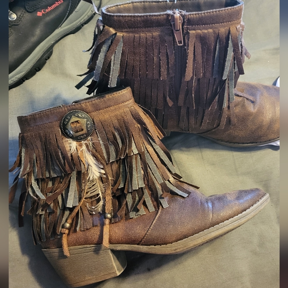 Justice Brown Fringe Kids Boots